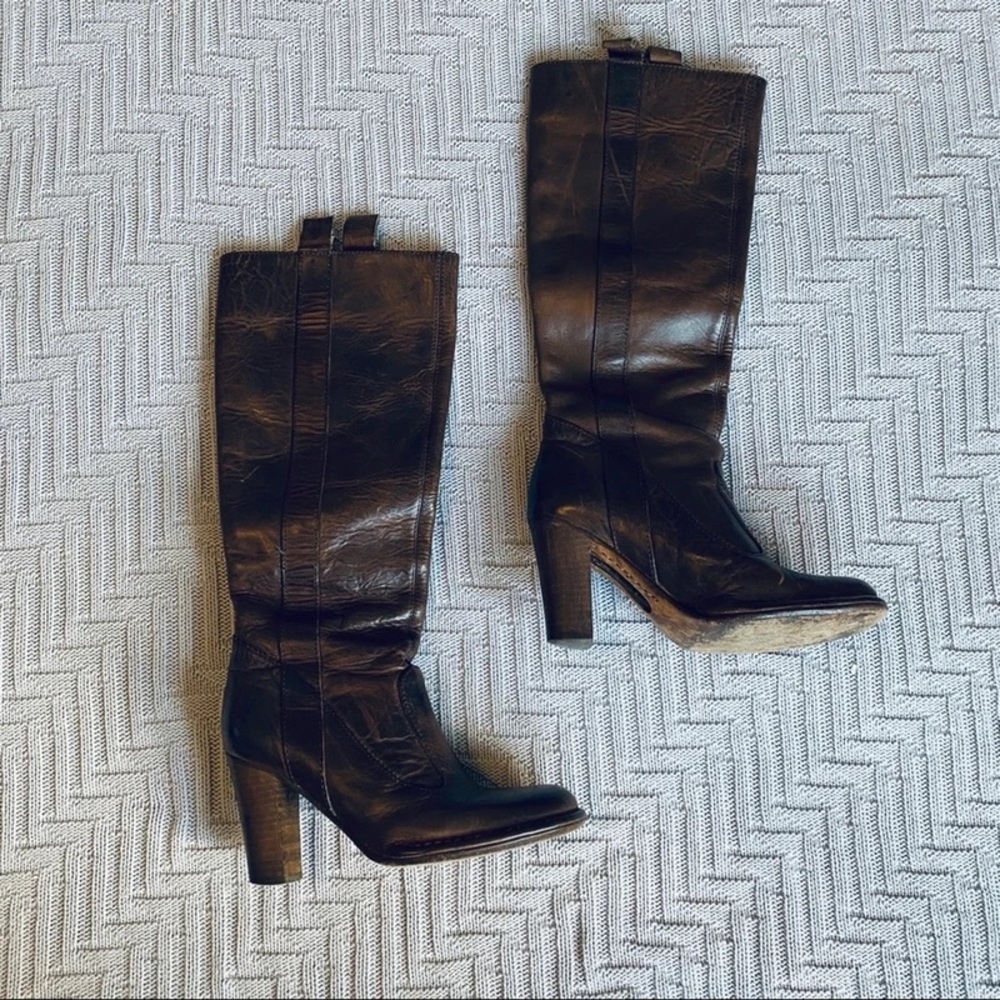 Chic Brown Heeled Boots